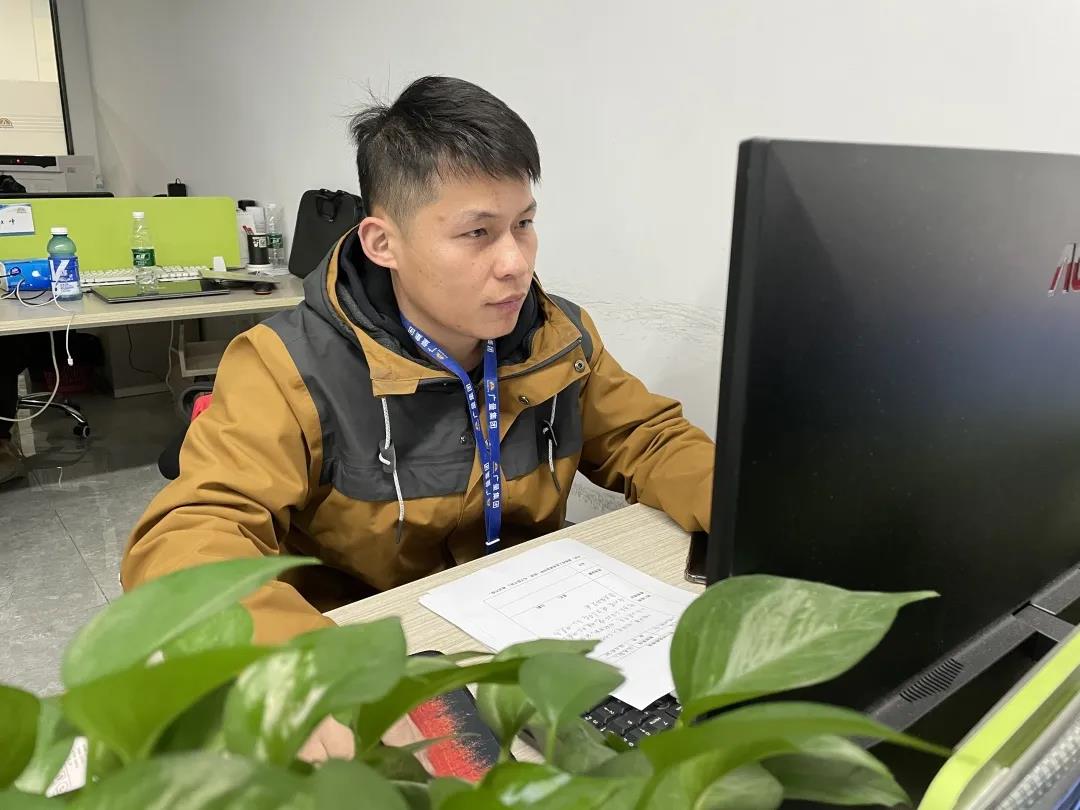 喜讯丨PP电子游戏测绘公司熊慈斌喜提“广东省技术能手”荣誉称号！