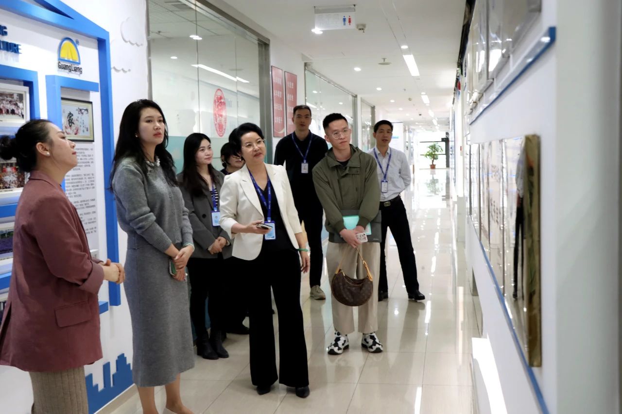 汉中市城市更新协会辅导一行光临PP电子游戏集团参观互换